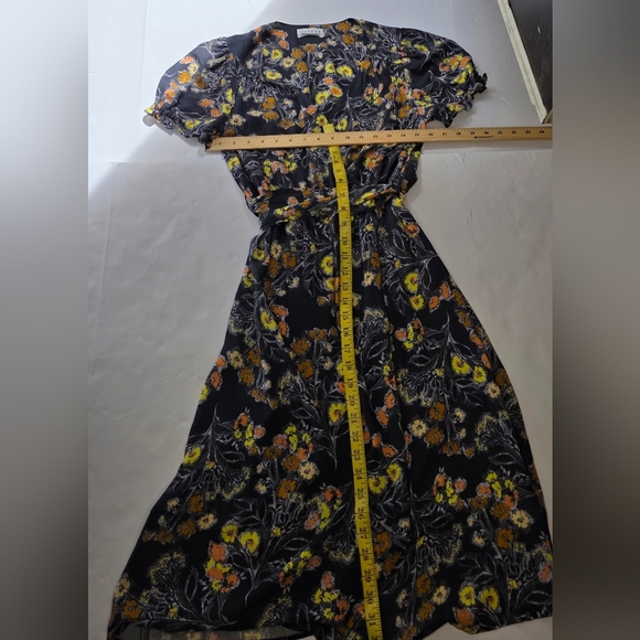 Velvet by graham and Spencer wrap dress. Boho floral, small - Picture 5 of 15